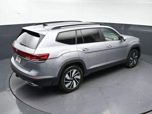Used 2025 Volkswagen Atlas SE FWD image 37