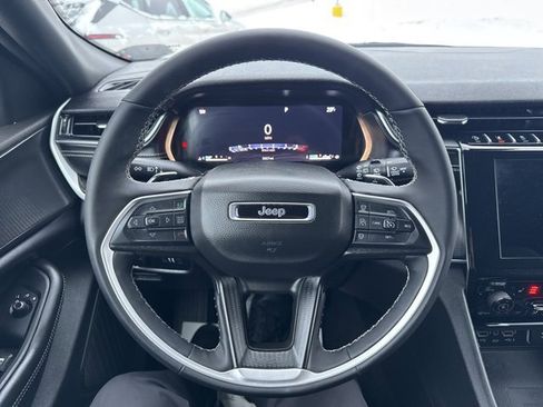 Certified 2025 Jeep Grand Cherokee Laredo w/ Luxury Tech Group I image 14