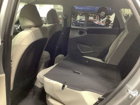 Certified 2025 Kia Soul LX w/ LX Technology Package image 15