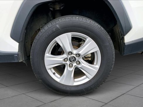 Used 2021 Toyota RAV4 XLE FWD image 11