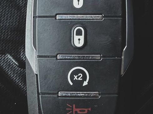 Used 2022 RAM 1500 Laramie AWD/4WD image 5