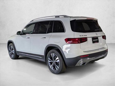 New 2025 Mercedes-Benz GLB 250 4MATIC image 9