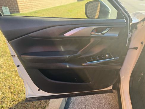 Used 2018 MAZDA CX-9 Touring image 37