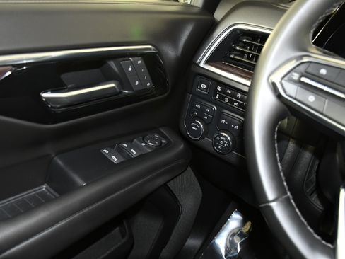 Used 2025 Chevrolet Tahoe Z71 AWD/4WD image 34