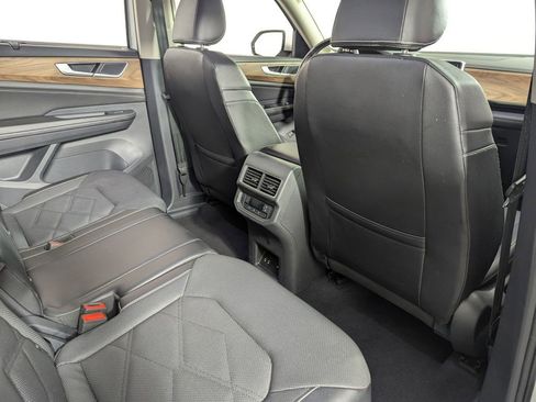 Used 2024 Volkswagen Atlas SE image 34