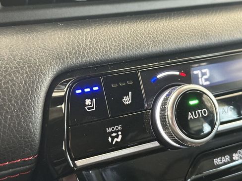 Certified 2025 Honda Pilot Black Edition image 20