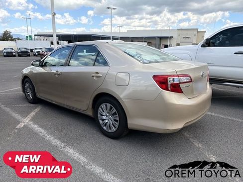 Used 2012 Toyota Camry LE FWD image 8