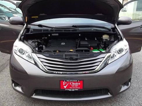 Used 2015 Toyota Sienna LE FWD image 18
