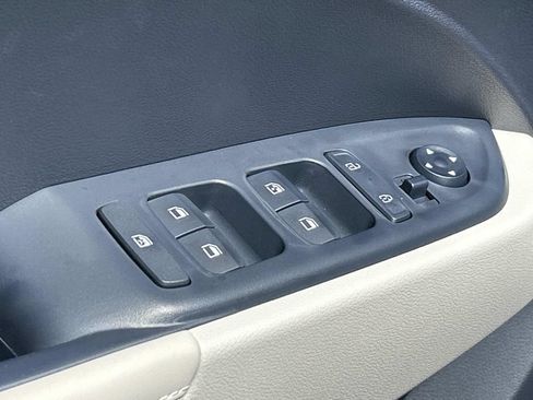 New 2026 Hyundai Venue SEL FWD image 17