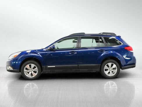 Used 2010 Subaru Outback 3.6R Limited AWD/4WD image 2
