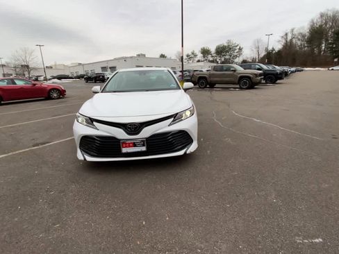 Used 2020 Toyota Camry LE image 8