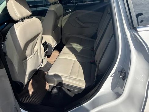 Used 2019 Ford Escape Titanium FWD image 7