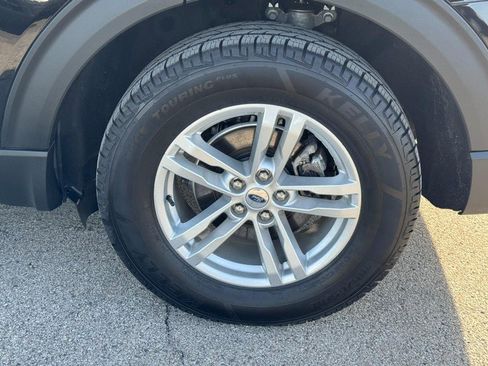 Used 2022 Ford Explorer XLT image 7