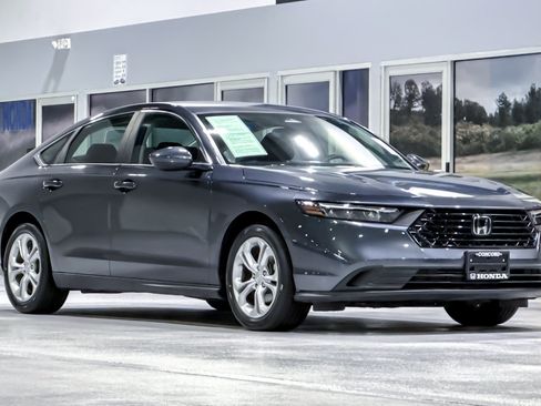Used 2023 Honda Accord LX image 6