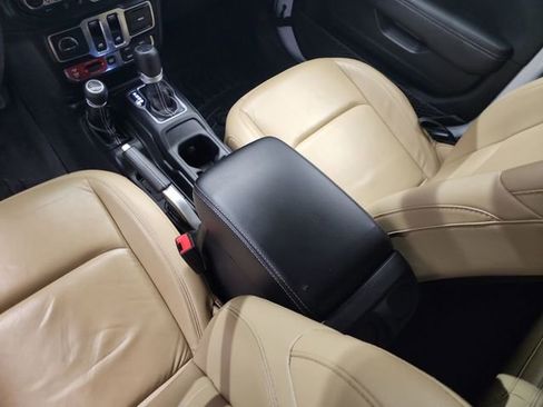 Used 2018 Jeep Wrangler Rubicon image 25