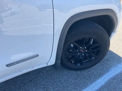 Used 2022 GMC Sierra 1500 Elevation image 15