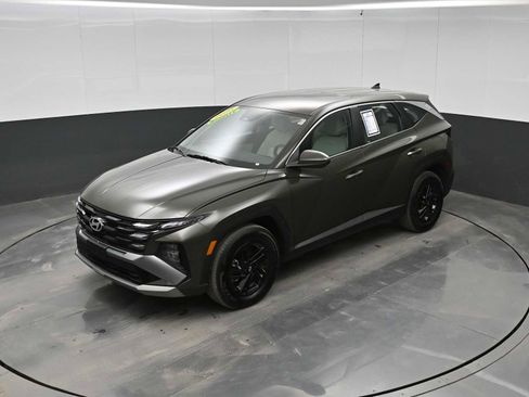Certified 2025 Hyundai Tucson SE FWD image 25