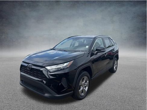 Used 2024 Toyota RAV4 XLE FWD image 3