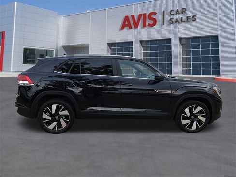 Used 2025 Volkswagen Atlas Cross Sport SE image 7