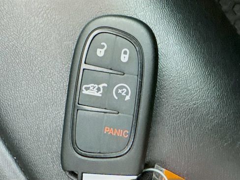 Used 2022 Jeep Cherokee Trailhawk w/ Sun, Sound & Nav Group AWD/4WD image 36
