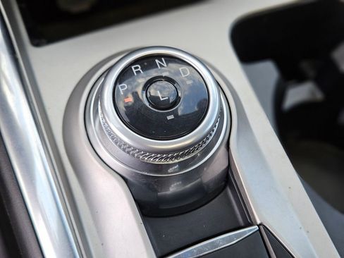 Used 2022 Ford Explorer XLT w/ Equipment Group 202A image 28