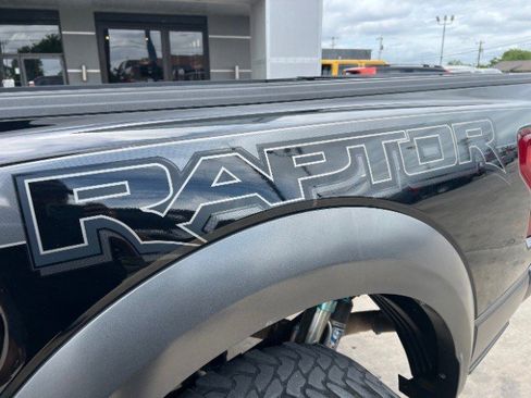 Used 2018 Ford F150 Raptor w/ Equipment Group 802A Luxury AWD/4WD image 14