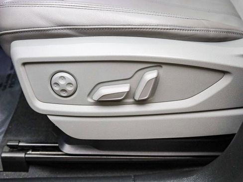 Used 2022 Audi Q5 2.0T Premium image 22