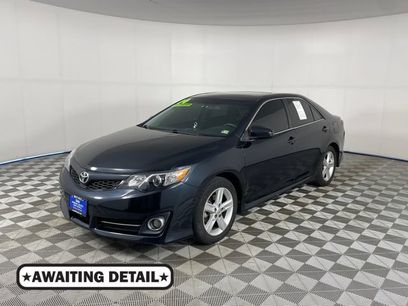Used 2014 Toyota Camry SE w/ Moonroof Package