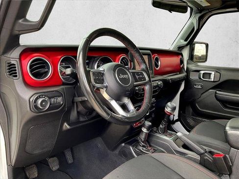 Used 2021 Jeep Wrangler Unlimited Rubicon w/ Cold Weather Group AWD/4WD image 12