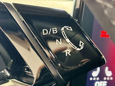 Certified 2024 Volkswagen ID.4 2WD image 19