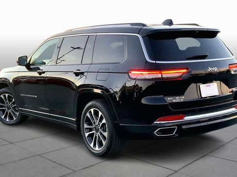 Used 2023 Jeep Grand Cherokee L Overland w/ Advanced Protech Group III image 11