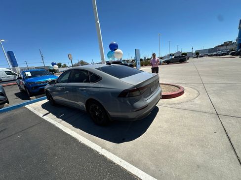 Used 2025 Honda Accord SE image 10