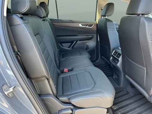 New 2026 Volkswagen Atlas SEL AWD/4WD image 16