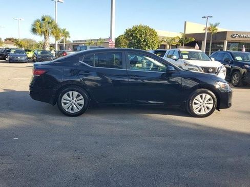 Used 2024 Nissan Sentra S image 4