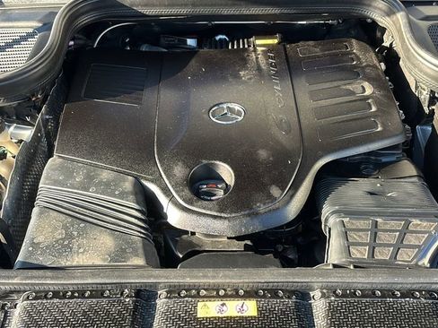Used 2025 Mercedes-Benz GLS 450 4MATIC image 32