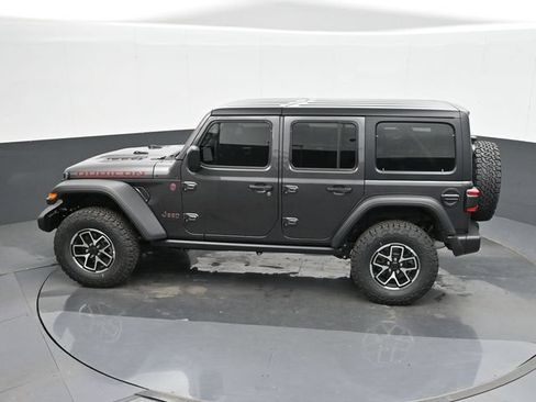 Used 2024 Jeep Wrangler Unlimited Rubicon w/ Technology Group AWD/4WD image 36