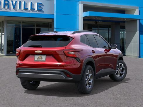 New 2026 Chevrolet Trax LT w/ Driver Confidence Package FWD image 4