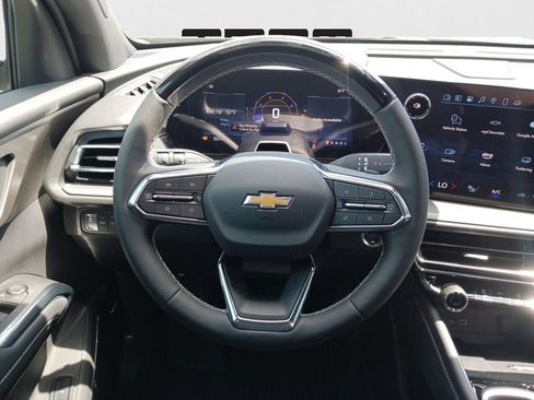 New 2025 Chevrolet Traverse LT w/ Enhanced Driving Package image 13