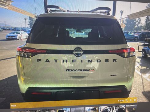 Used 2025 Nissan Pathfinder Rock Creek image 4