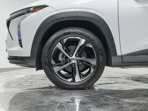 Used 2024 Chevrolet Trax RS image 3