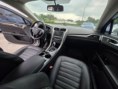 Used 2013 Ford Fusion SE FWD image 17