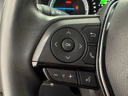 Used 2024 Toyota Venza XLE AWD/4WD image 11