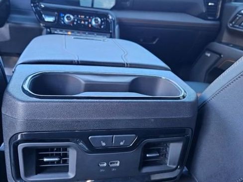 Used 2024 GMC Sierra 2500 AT4 w/ Technology Package image 36