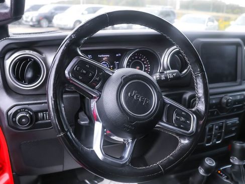 Used 2020 Jeep Wrangler Unlimited Sahara w/ Uconnect 4C Nav & Sound Group image 19