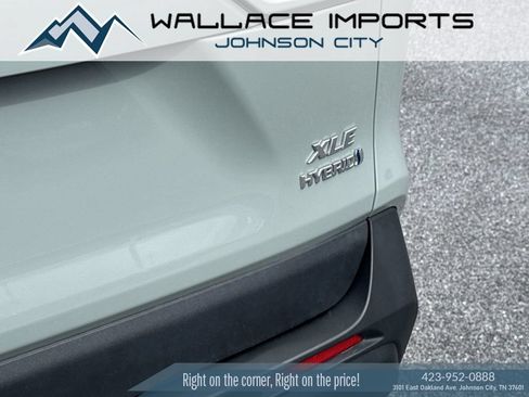 Used 2023 Toyota RAV4 XLE AWD/4WD image 11
