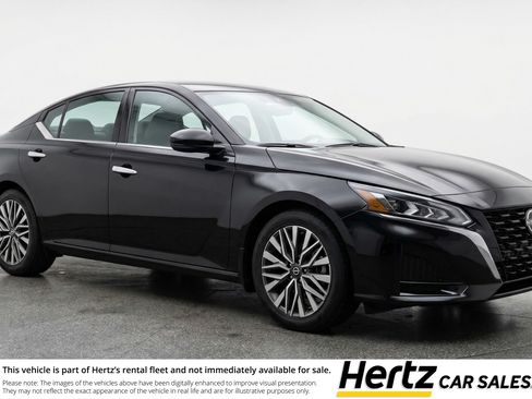 Used 2025 Nissan Altima 2.5 SV FWD image 1