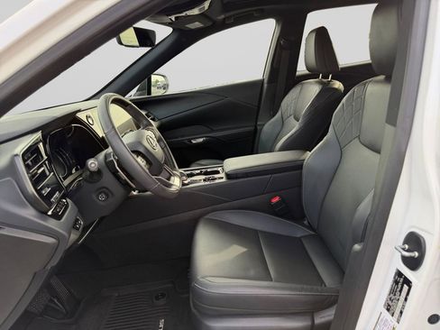 Used 2023 Lexus RX 350 Premium w/ Accessory Package AWD/4WD image 10