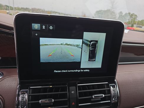 Used 2021 Lincoln Navigator L Black Label w/ Cargo Convenience Package image 23