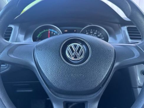 Used 2016 Volkswagen e-Golf SE w/ DC Fast Charging Package image 26