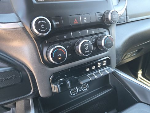 Used 2021 RAM 2500 Big Horn w/ Level 2 Equipment Group AWD/4WD image 18